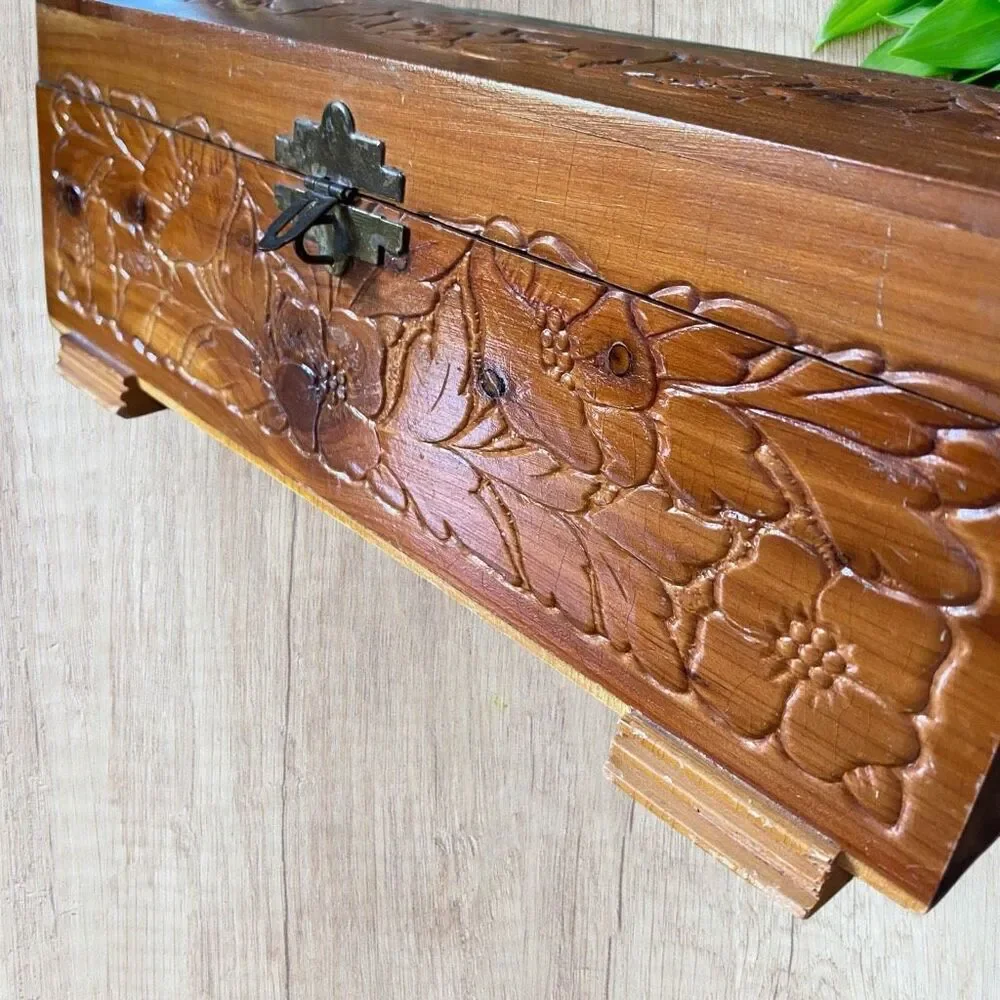 VINTAGE Cedar Footed Wood JEWELRY BOX Carved Decoupage Village MIRROR LID 1950’s